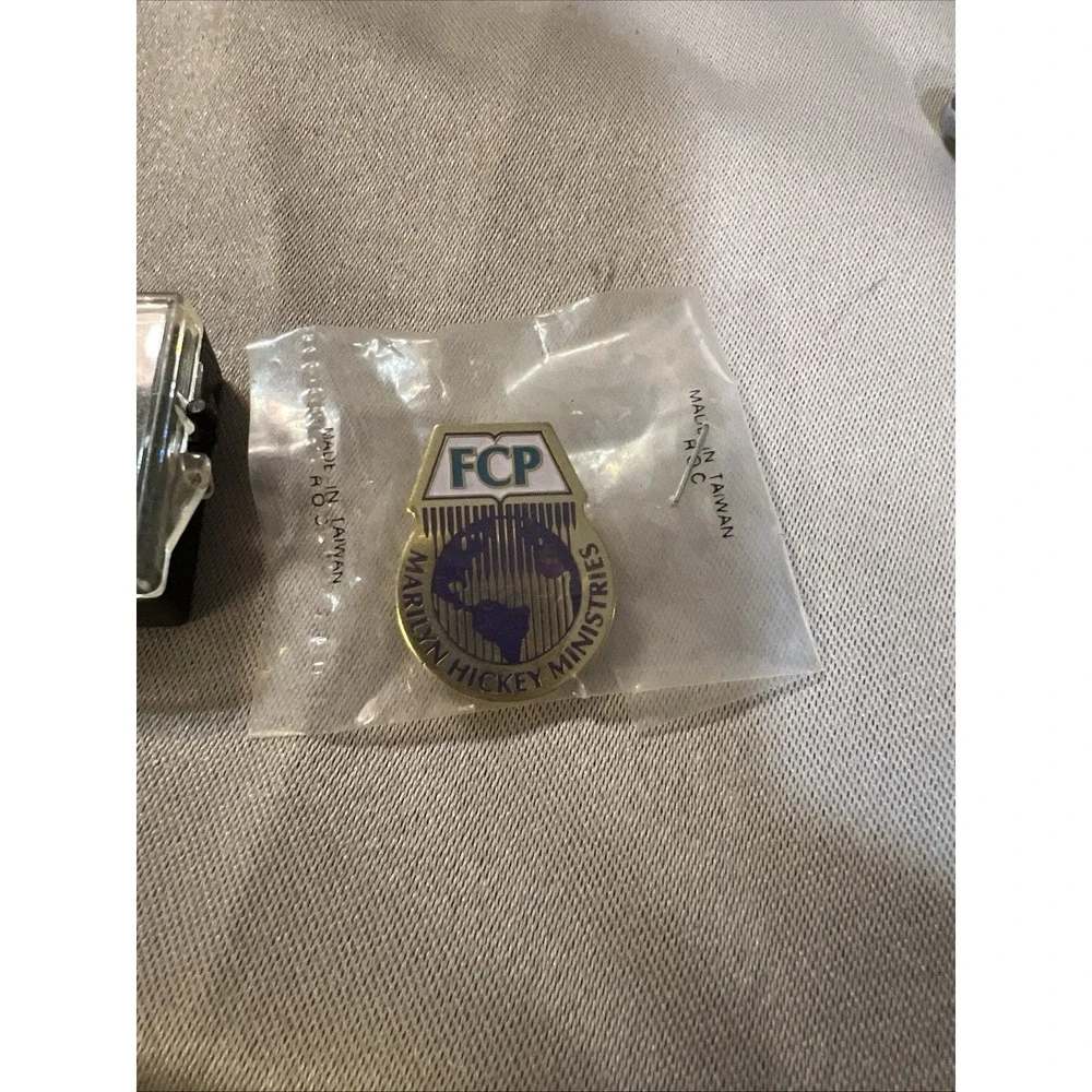 LOT OF 6 VTG AMWAY1000,‎ Choir, Marilyn Hickey Lapel Pin Service Award (2330)